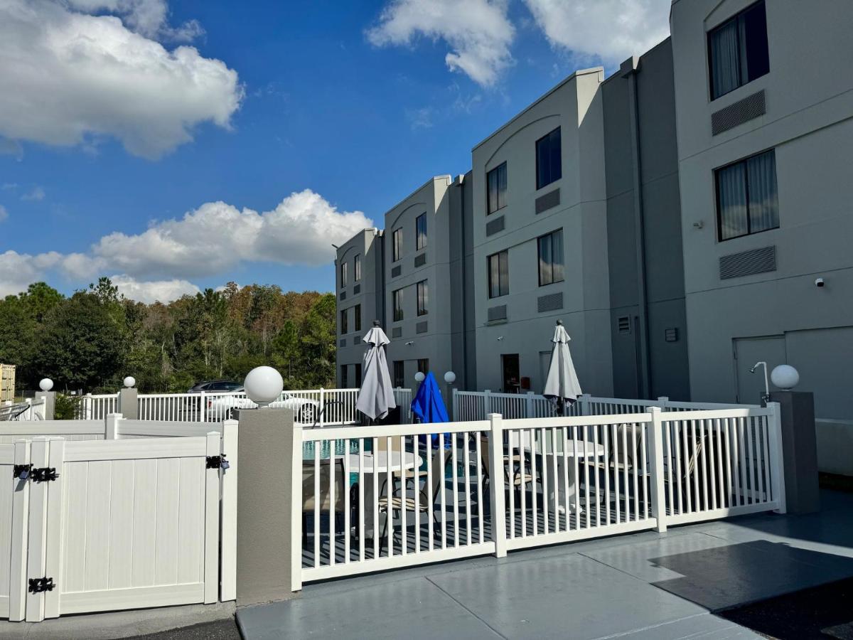 Spot X Hotel Tampa - Wesley Chapel By The Red Collection Екстер'єр фото