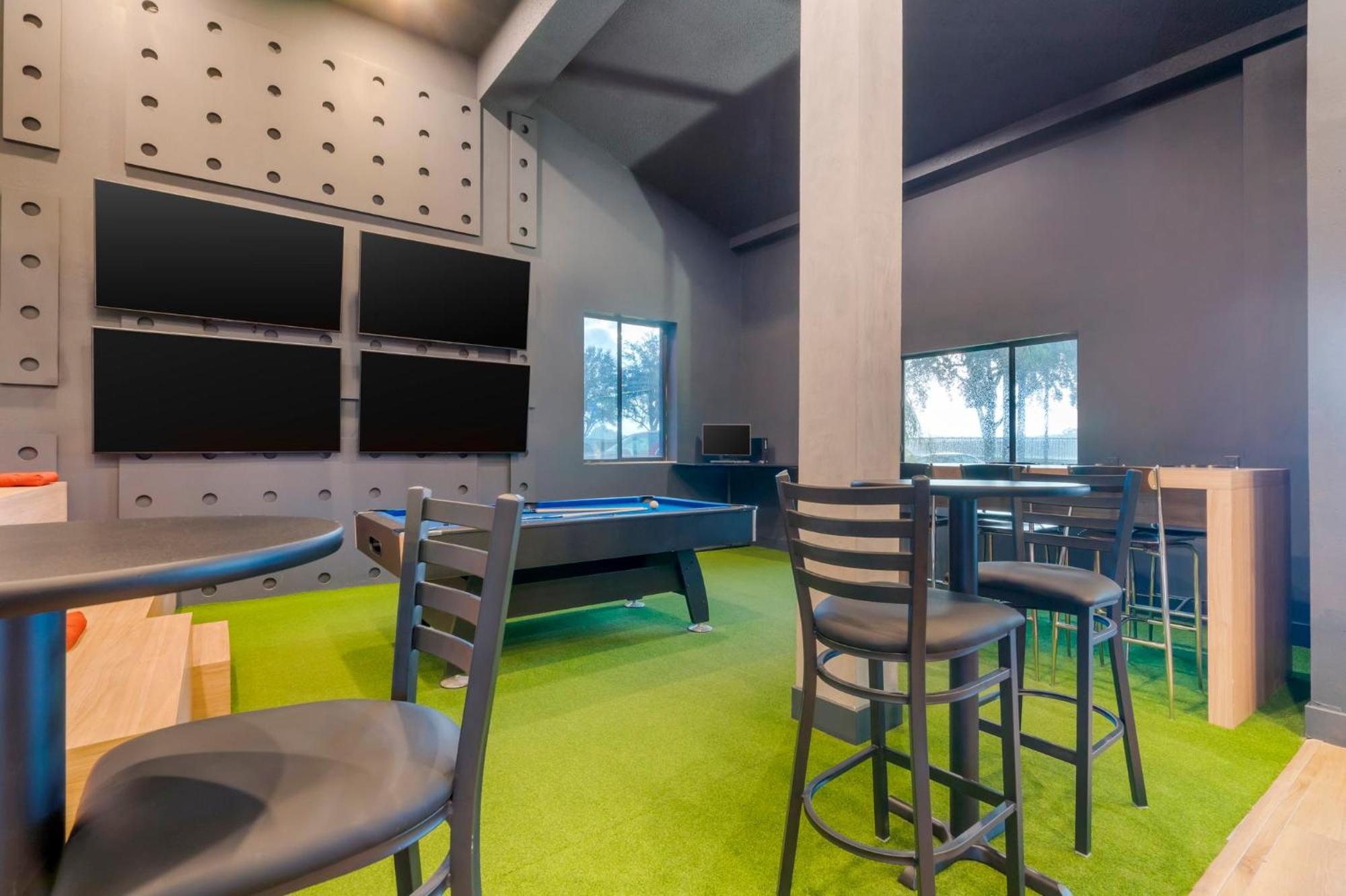 Spot X Hotel Tampa - Wesley Chapel By The Red Collection Екстер'єр фото