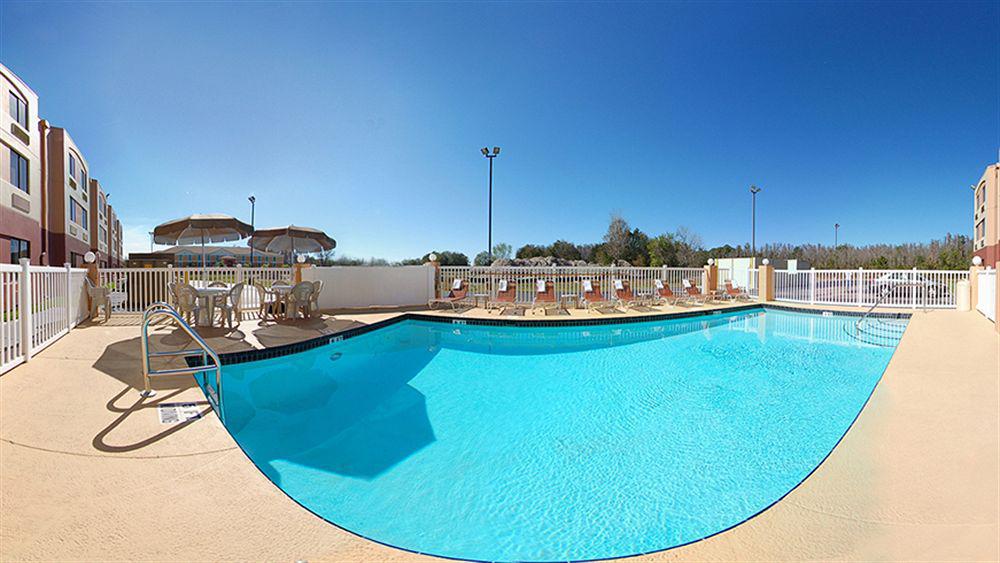 Spot X Hotel Tampa - Wesley Chapel By The Red Collection Екстер'єр фото